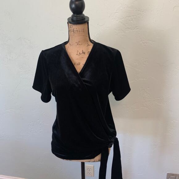 NWT Ann Taylor Velvet Wrap Top Black Large petite v neck holidays short sleeve - Picture 11 of 15
